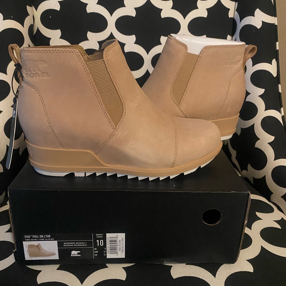SOREL Waterproof Evie Pull-on Leather boot